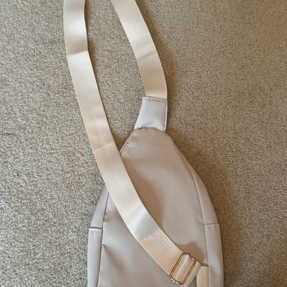 NWOT Elegant Beige Quilted Sling Bag - Picture 8 of 13